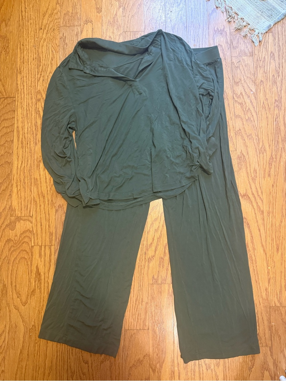 Cozy Earth Olive Green Two-Piece Lounge Set Size Large